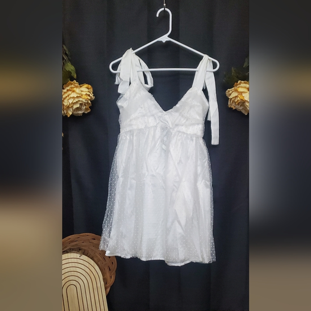 NWT LULUS SZ LG Parisian Summer White Swiss Dot Tie Shoulders